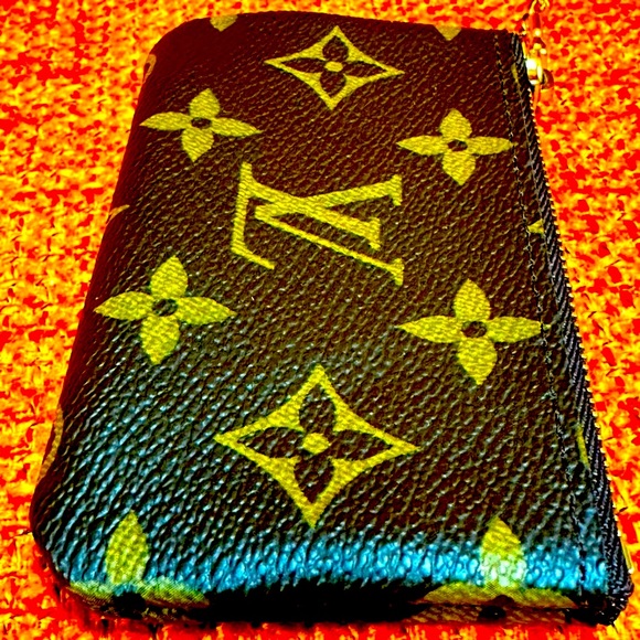 WOW POSHMARK - Authentic Louis Vuitton Monogram Canvas Wallet - Picture 9 of 16